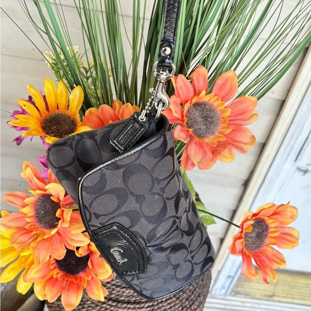 Coach Ashley CC Clutch Wristlet in black signature canvas wristlet
